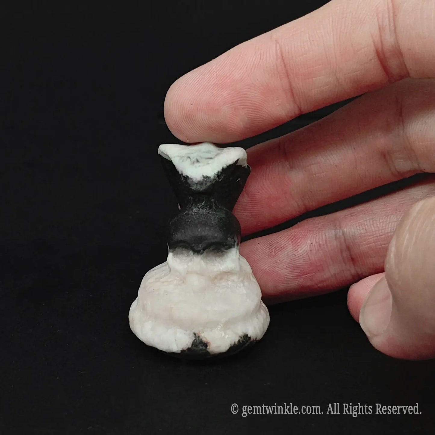 zebra-patterned-stone-black-white-cobra-skull