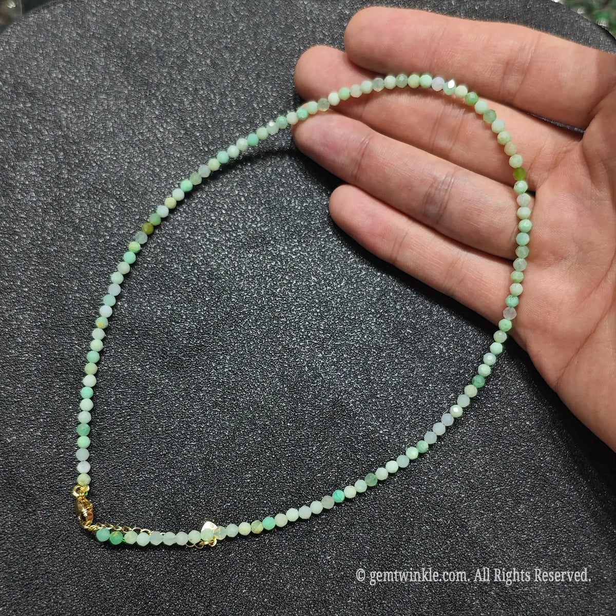 3mm-apple-green-chrysoprase-beaded-strand-gold-clasp