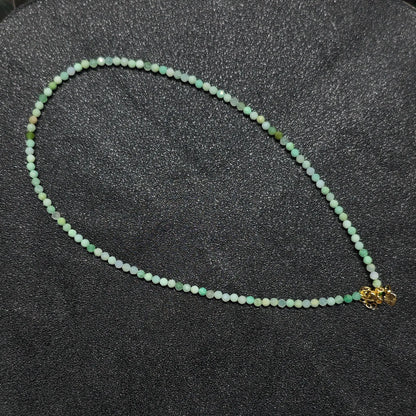 australian-chrysoprase-3mm-faceted-choker-hand-display