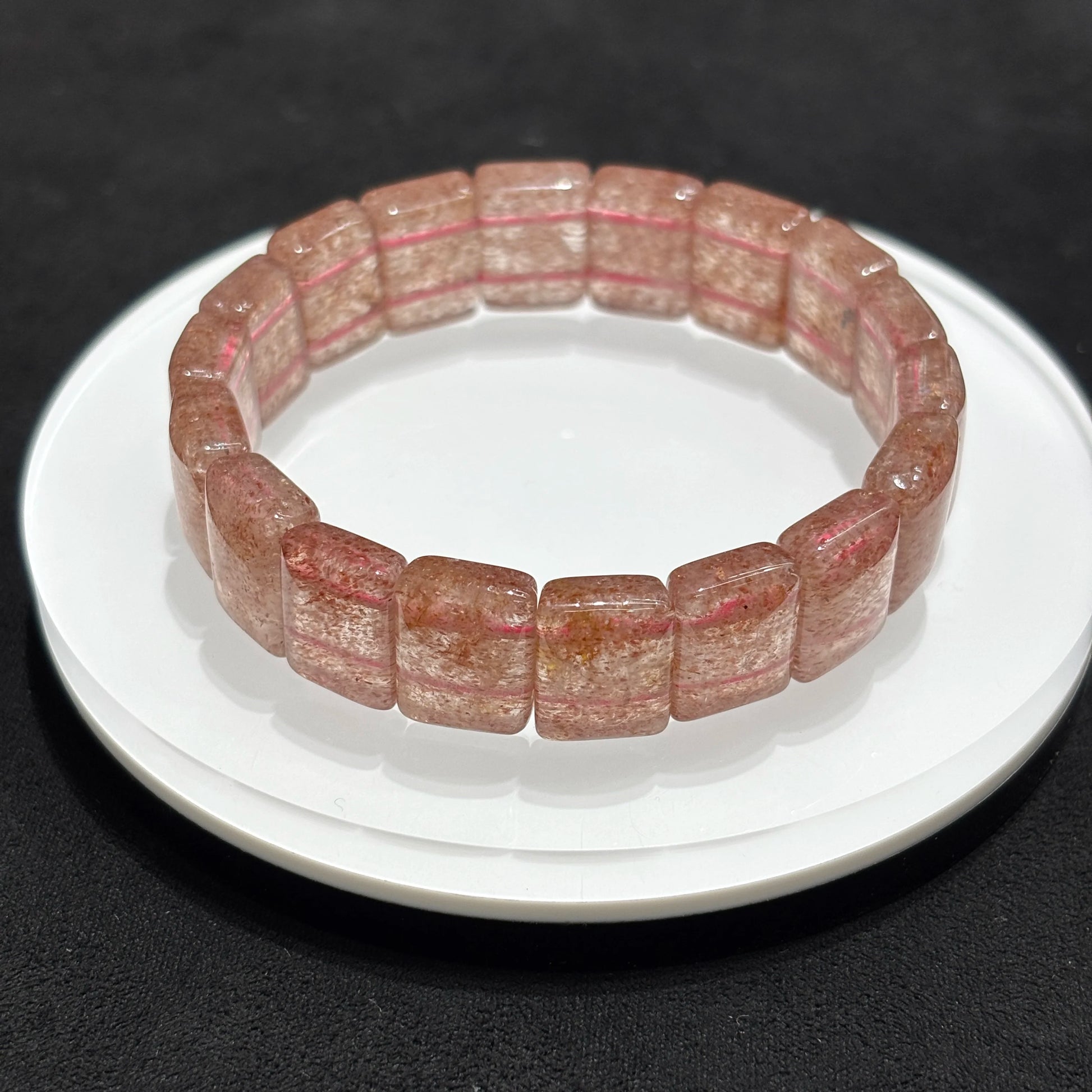 close-up-strawberry-quartz-bangle-bracelet