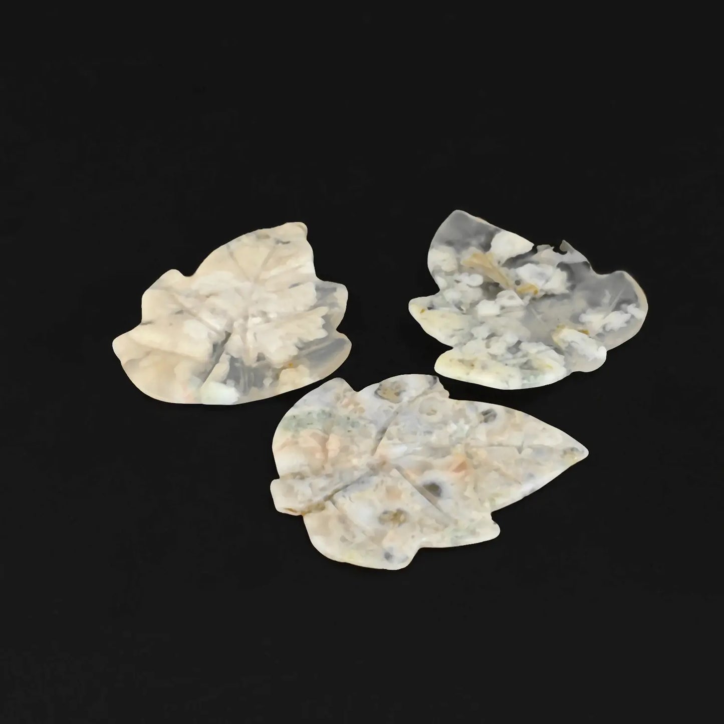 Wholesale 5cm natural flower agate leaf figurines with detailed carved veins and soft pink chalcedony blossoms