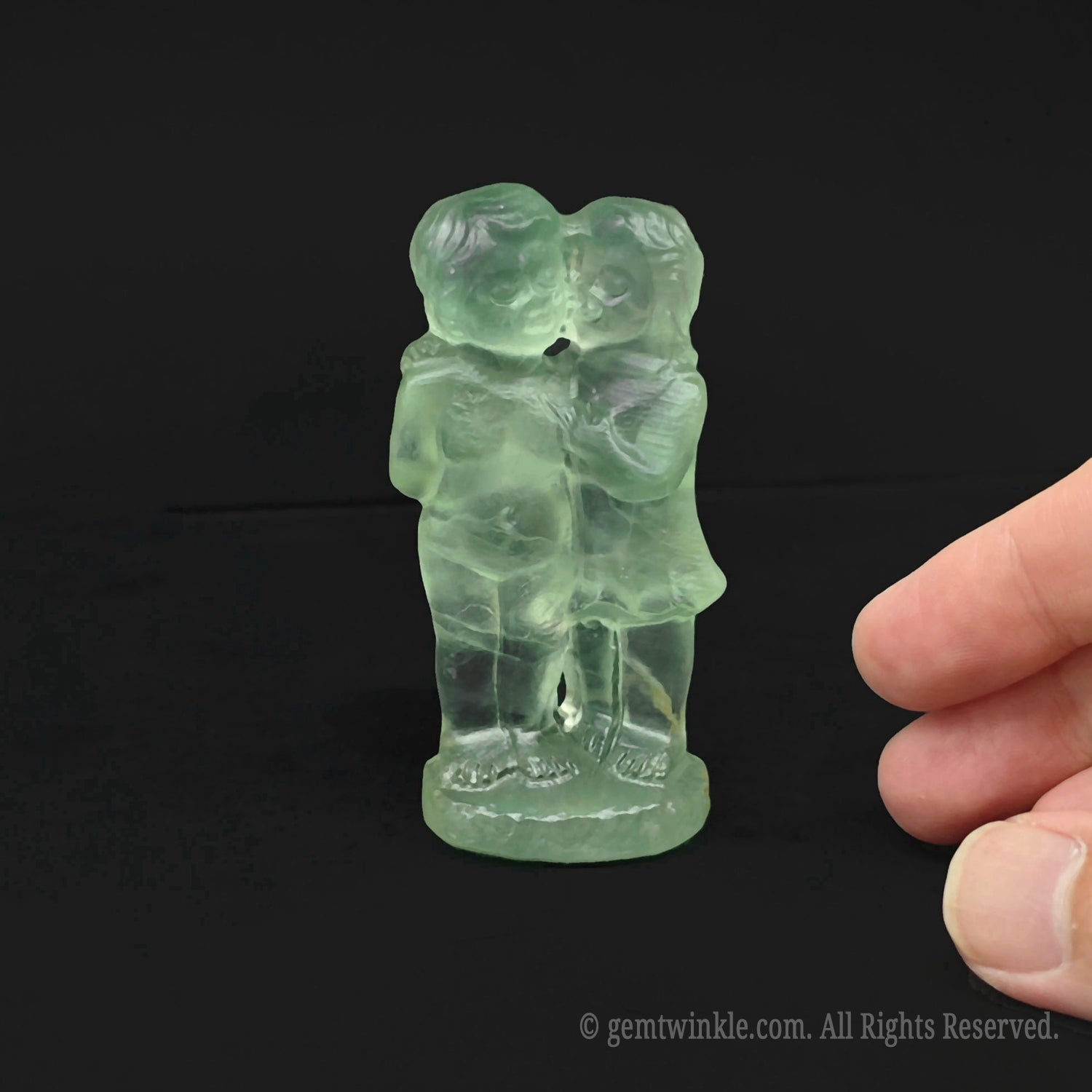 green-fluorite-transparent-kissing-couple-statue