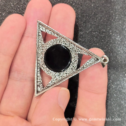 gothic-obsidian-eye-pendant-angled-side-view
