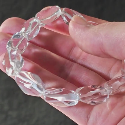 Clear Quartz Irregular Bracelet – High Clarity Natural Beads, Crown Chakra Symbolism, Gift Box Included, Women’s Stretch Elastic