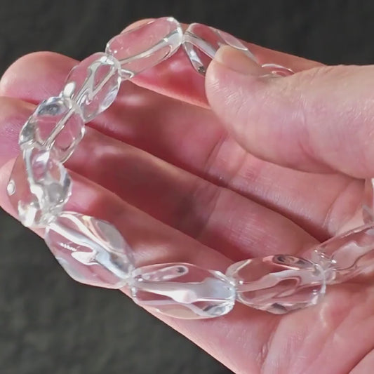Clear Quartz Irregular Bracelet – High Clarity Natural Beads, Crown Chakra Symbolism, Gift Box Included, Women’s Stretch Elastic
