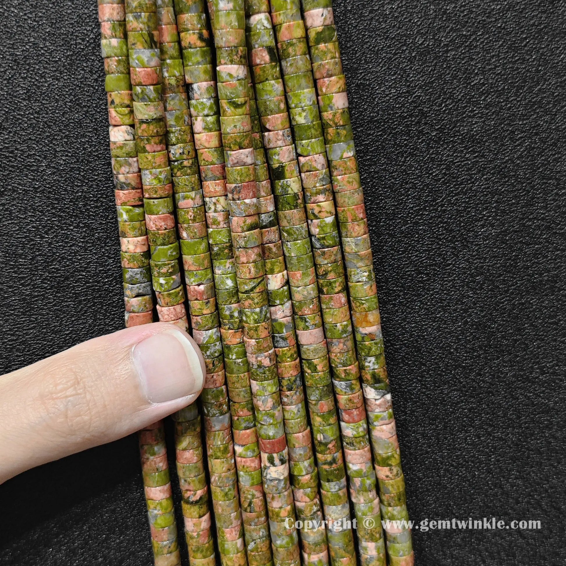 unakite-heishi-spacer-beads-hand-scale