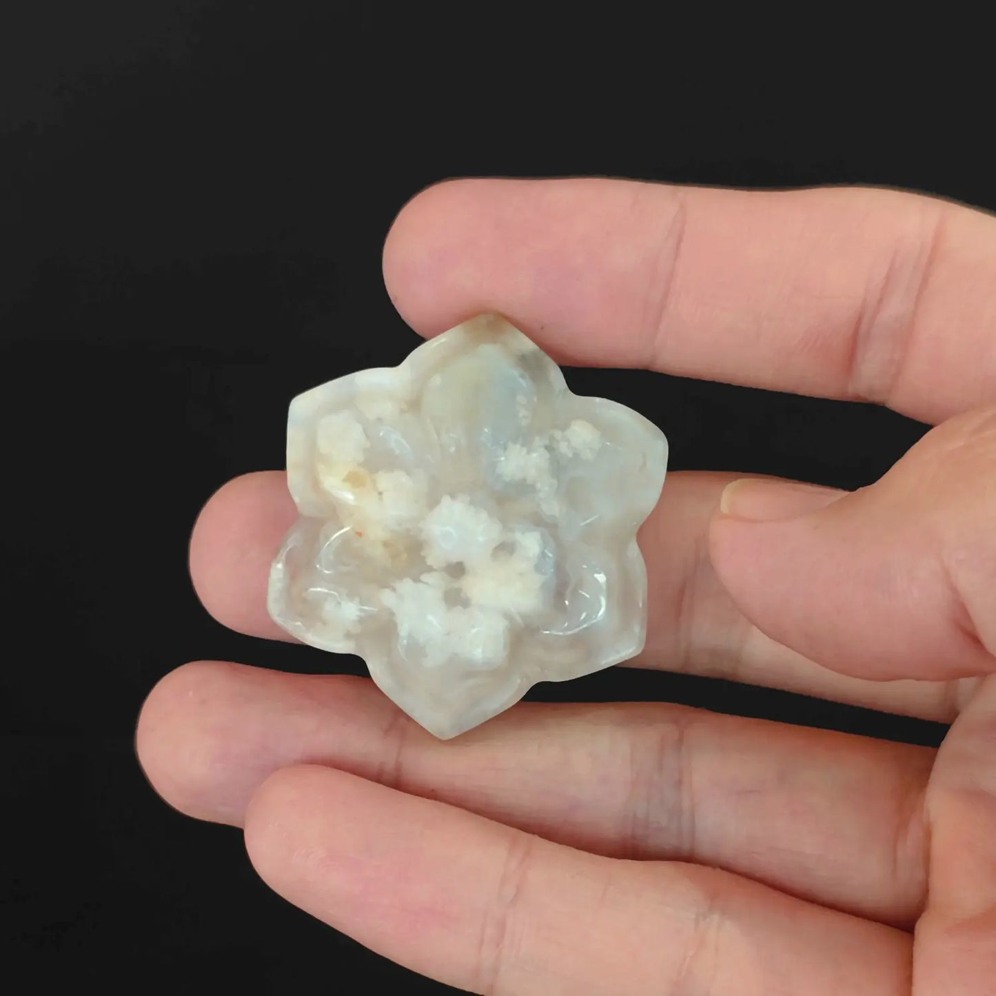 Wholesale natural flower agate sakura plates carved in six-petal cherry blossom flower shapes as shown in image_27cc40_2.jpg