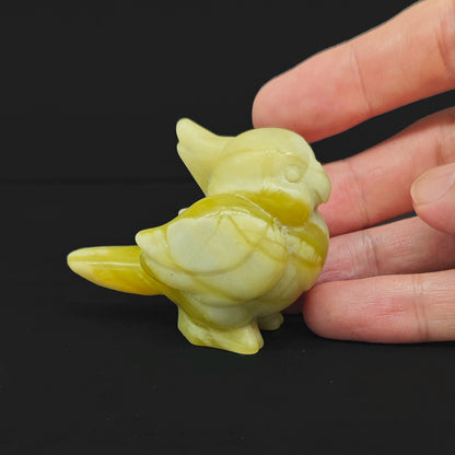 woodland-serpentine-stone-cockatiel-bird-figurine
