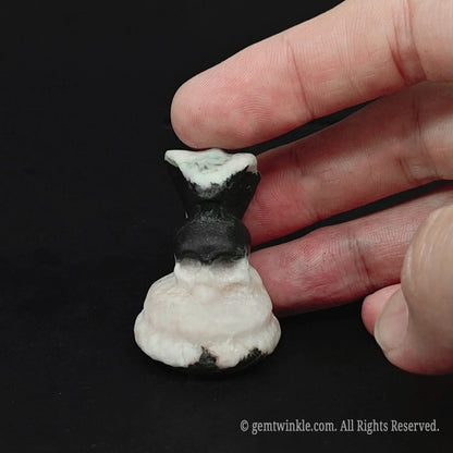 zebra-patterned-stone-black-white-cobra-skull